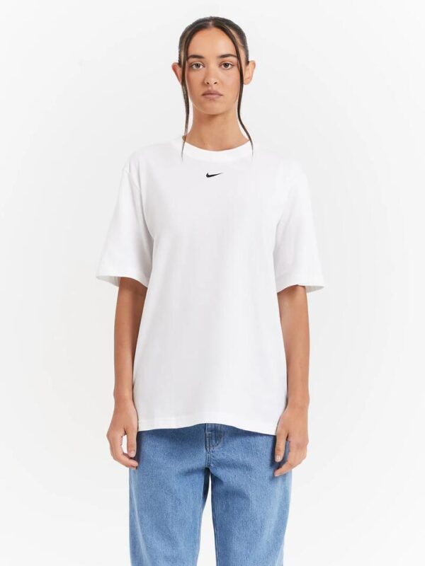 Nike Sportswear Essentials T-Shirt