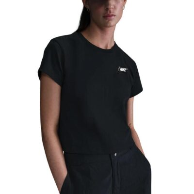 Nike Nike Sportswear Club Cropped T-Shirt